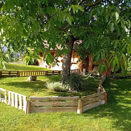 Sous Les Toits Bed & Breakfast
